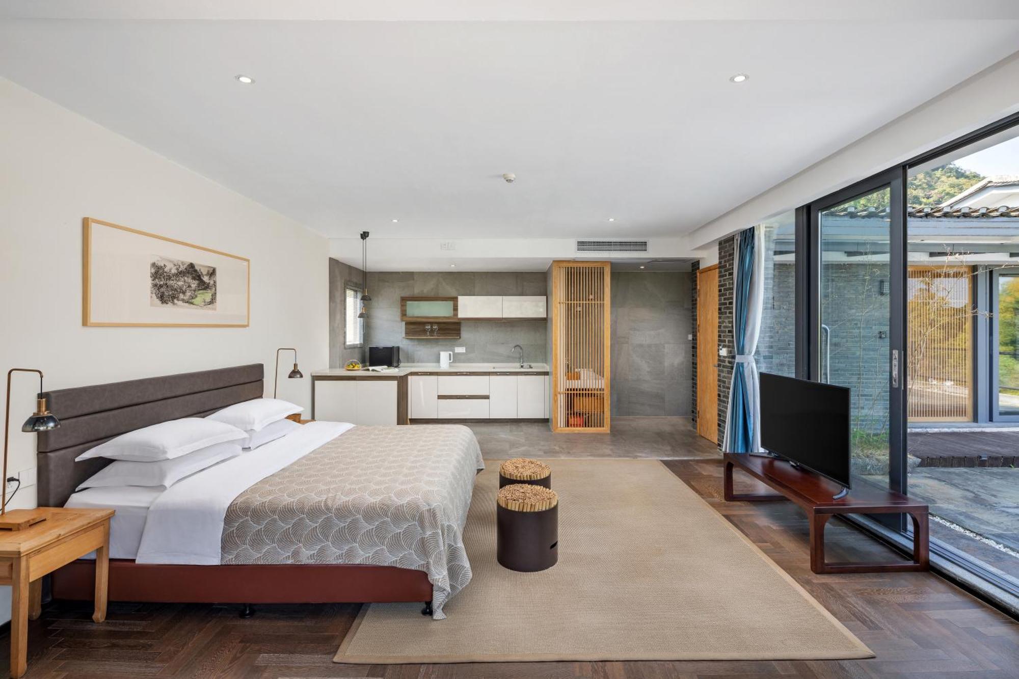 Guilin Heshe Lakeside Resort-Free Pick Up Service Stay Two Nights Exterior photo