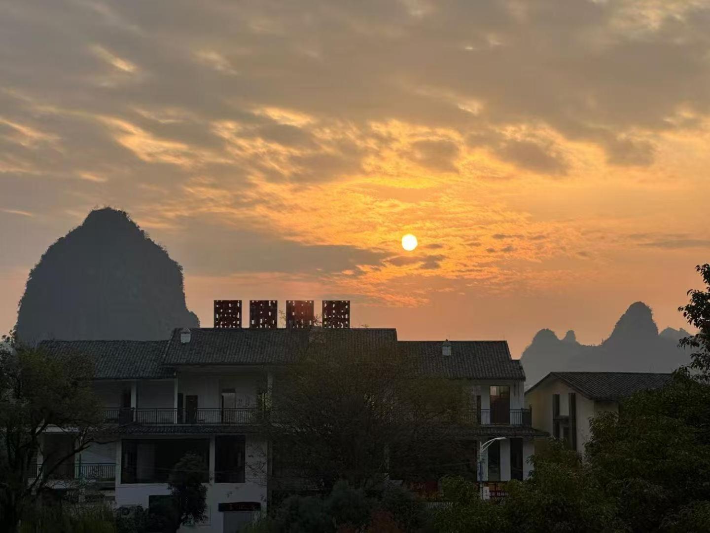 Guilin Heshe Lakeside Resort-Free Pick Up Service Stay Two Nights Exterior photo